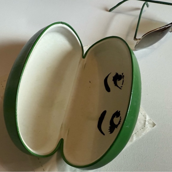 Kate Spade Green Sunglasses with case and cleaning towel 140 mark sctatched - Picture 5 of 15